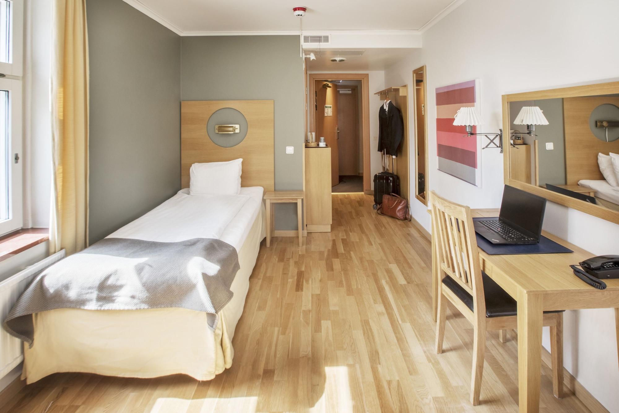 Elite City Hotel, Oerebro Esterno foto